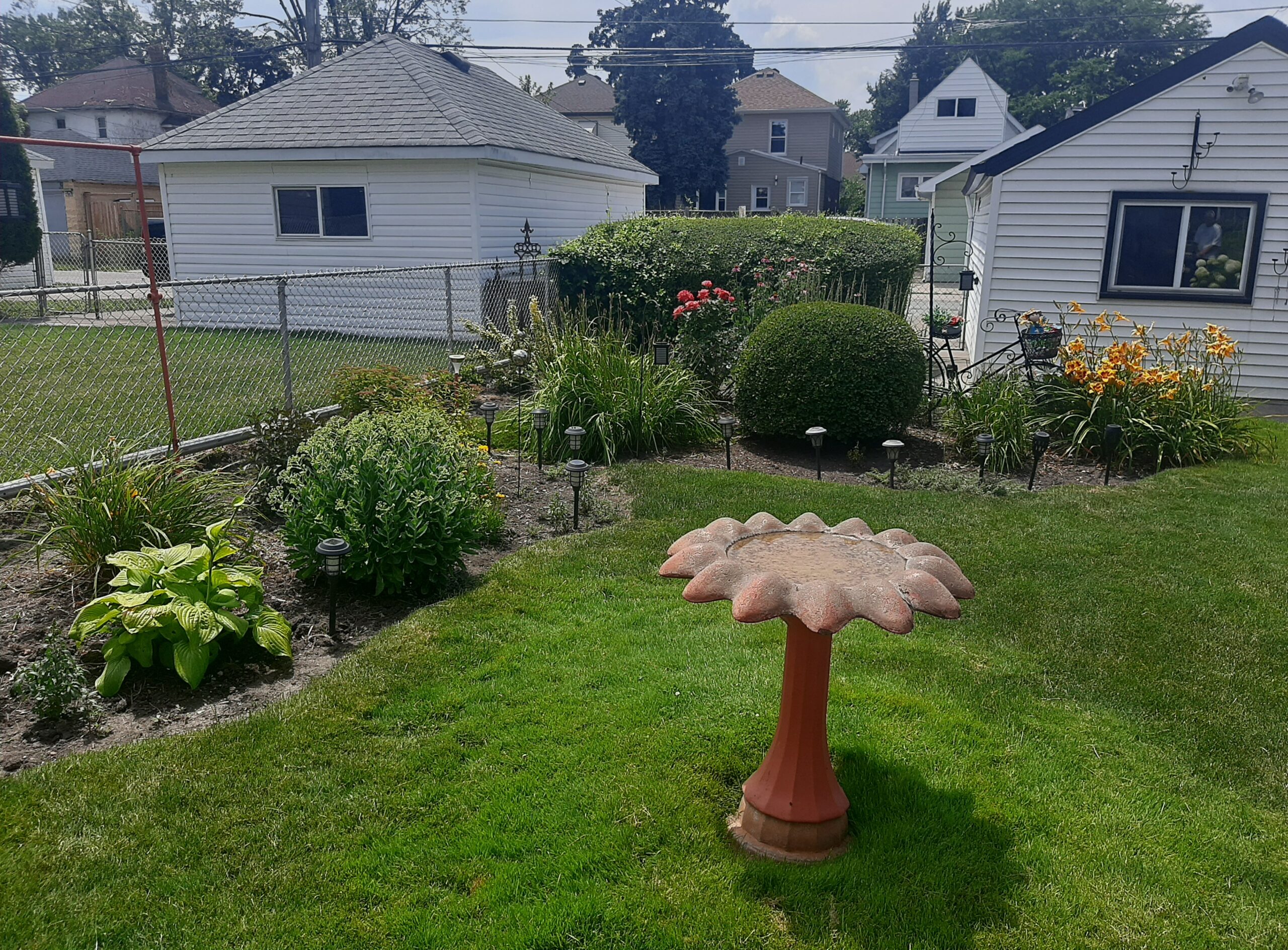 Ron’s Backyard Haven – Flower Garden